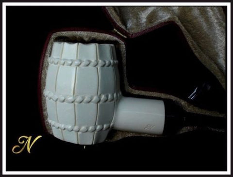 Beer Barrel Poker Meerschaum Pipe Special Built Amber Acrylic Stem Sitter 84112