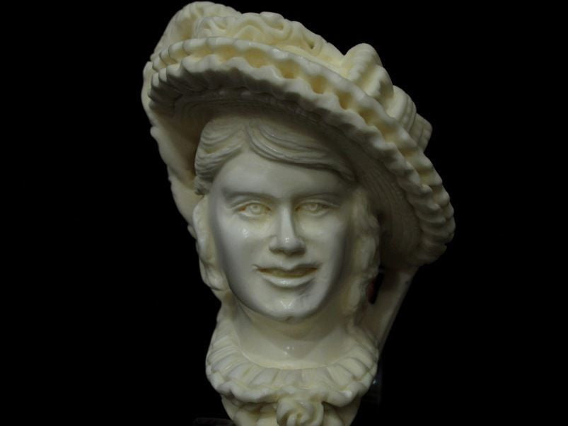 Beautiful Smiling Lady Woman w/Hat Block Meerschaum pipe by Cor Gift Case 7286