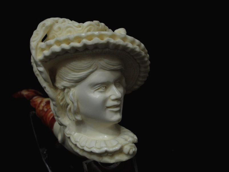 Beautiful Smiling Lady Woman w/Hat Block Meerschaum pipe by Cor Gift Case 7286